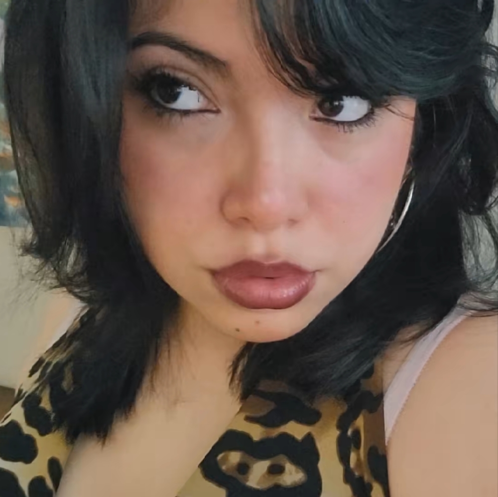 Meet your Posher, Rebeca